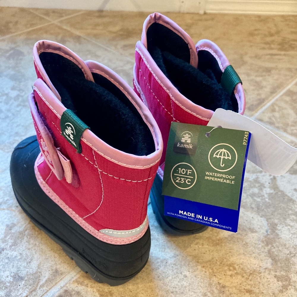 New Toddler 9T Kamik snowboots